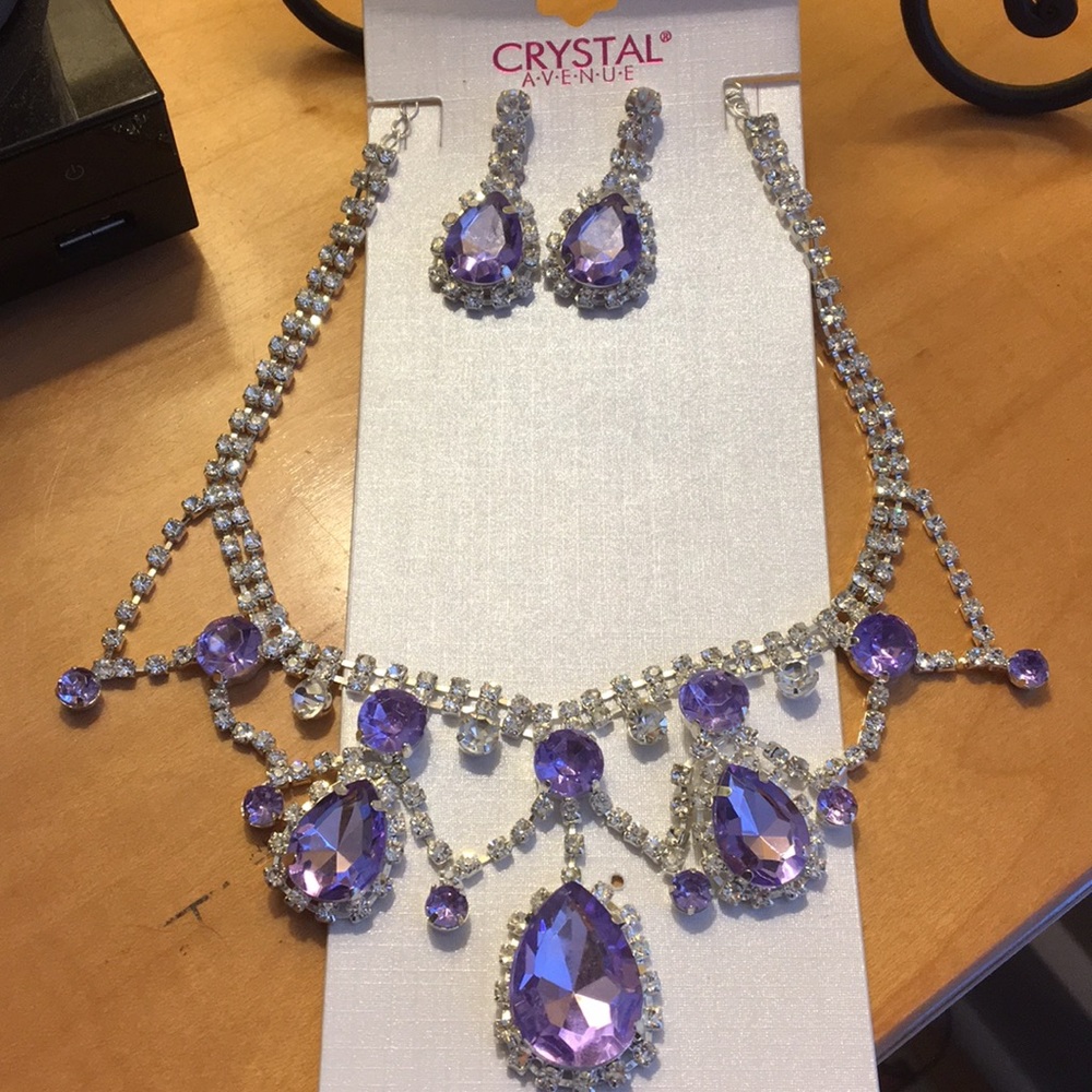 Crystal necklace set